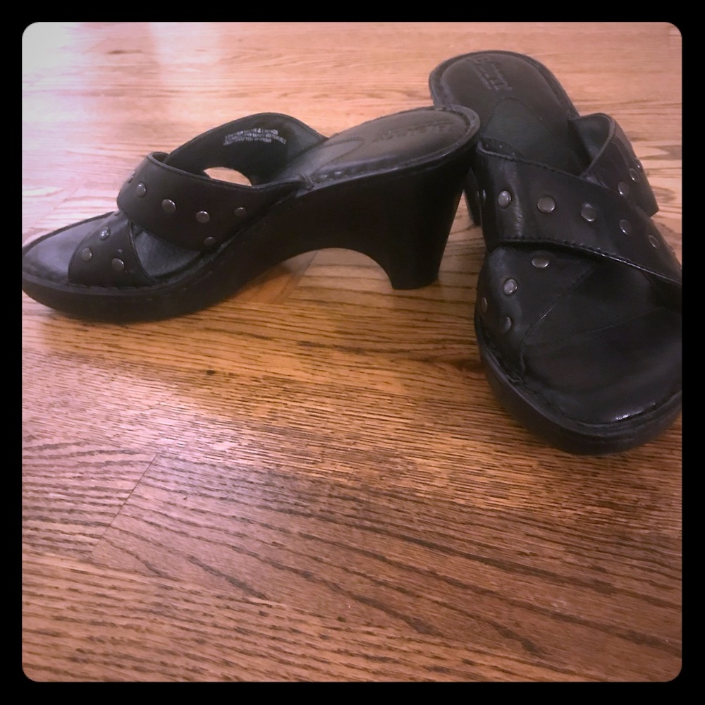 Born leather sandal